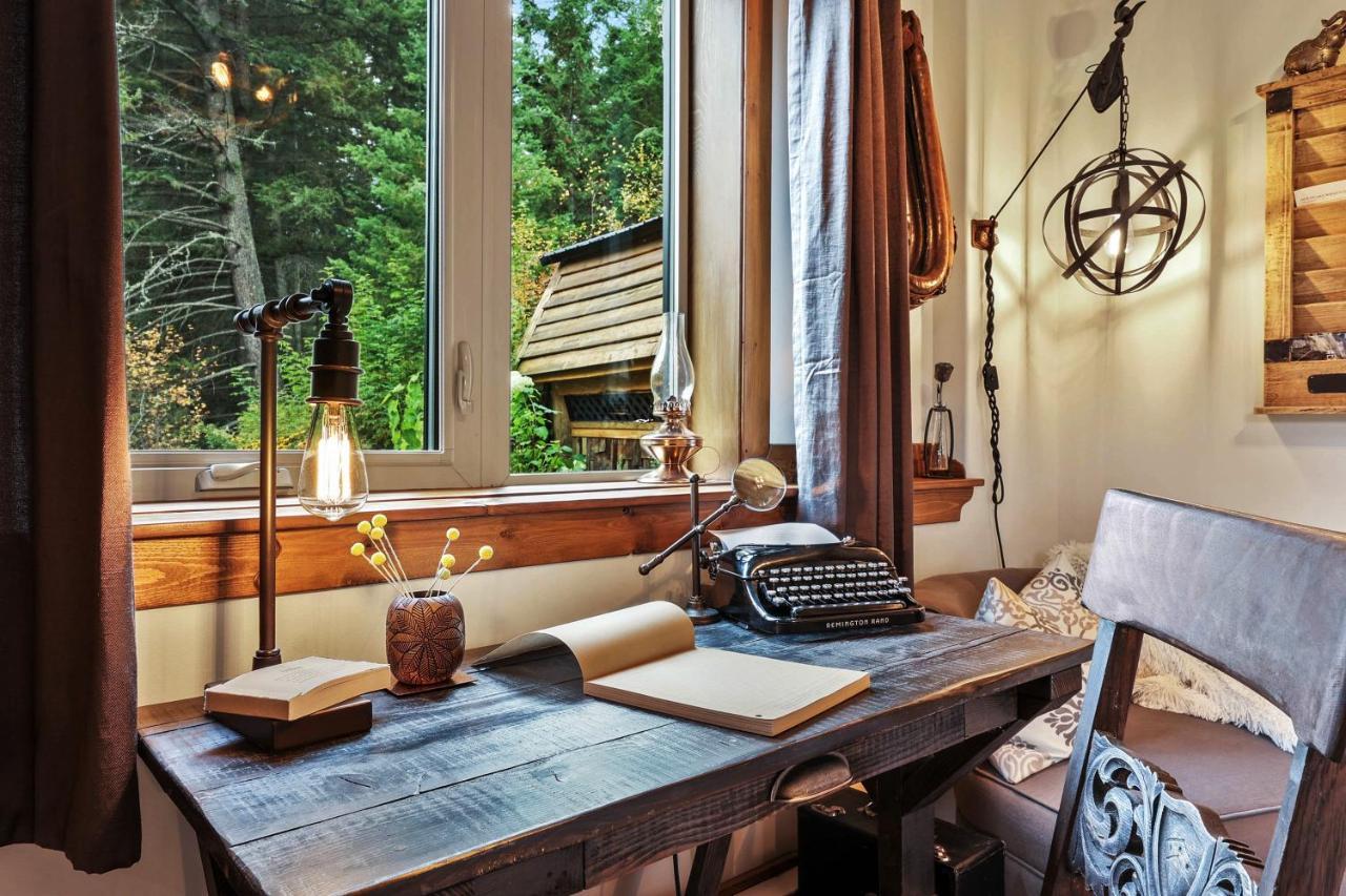 A Suite Retreat - Beyond Bed & Breakfast ซันพีคส์ ภายนอก รูปภาพ