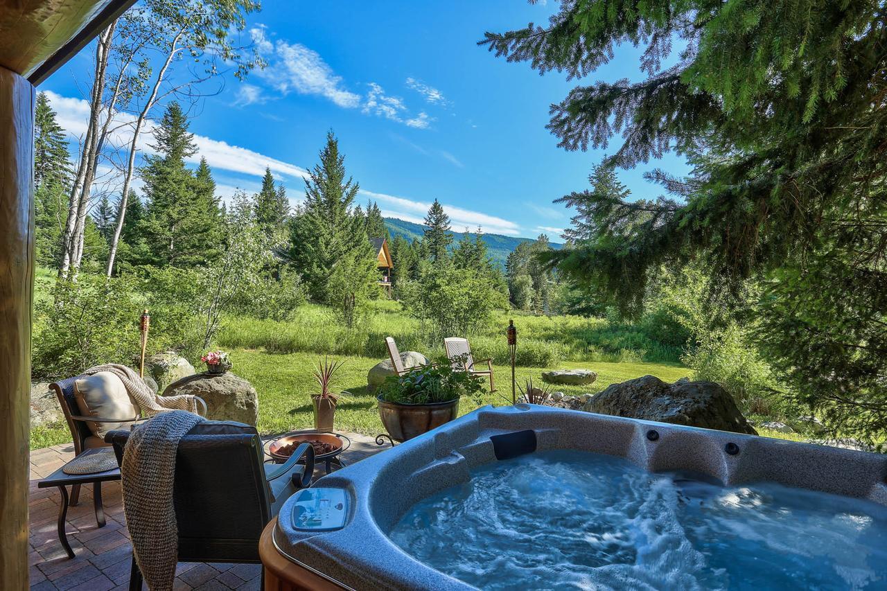 A Suite Retreat - Beyond Bed & Breakfast ซันพีคส์ ภายนอก รูปภาพ